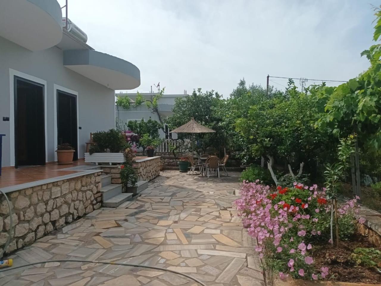 Vila Rexhaj Ксамил Экстерьер фото